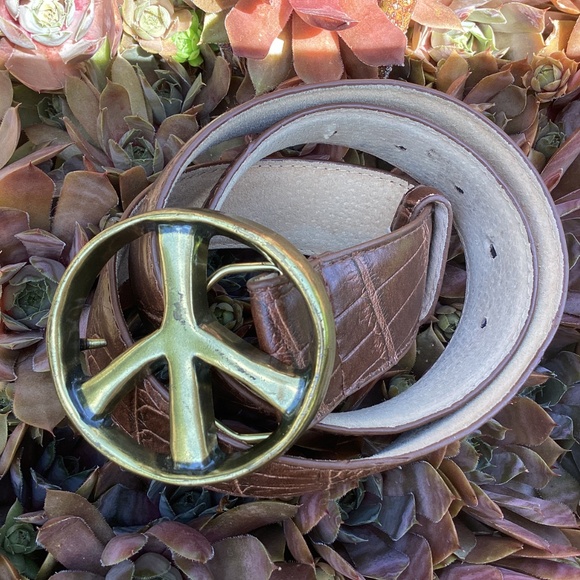 Kensie Genuine Leather Peace Sign Belt - Picture 8 of 10